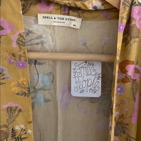 SOLD NWT SPELL | wild bloom kimono robe  mustard - Picture 11 of 14